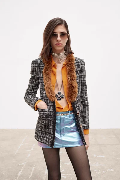 Look 18